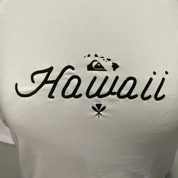 * NWOT* Quicksilver | Hawaii Rashguard - Picture 2 of 6